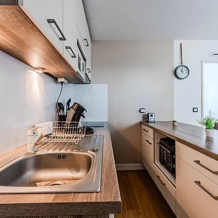 Lejlighed Aiguillon: T3 Avec Balcons Et Parking - Fr-1-433-147