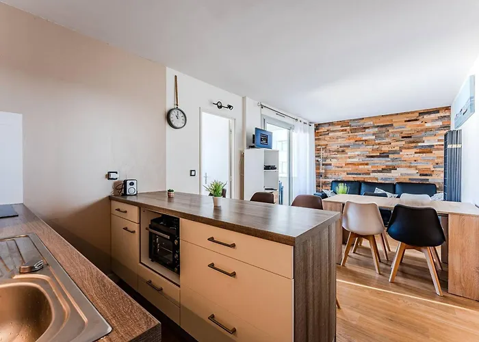 Lejlighed Aiguillon: T3 Avec Balcons Et Parking - Fr-1-433-147